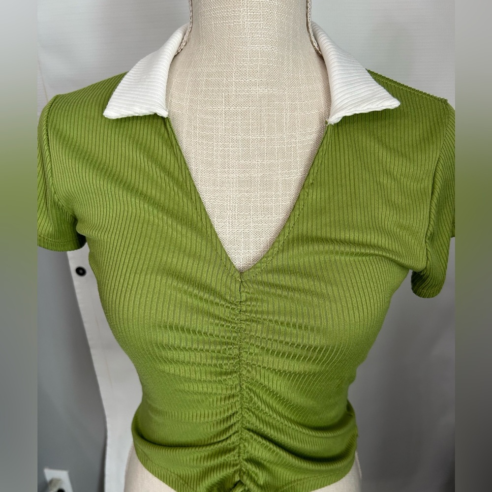 Rue 21 Green Ribbed Knit Crop Top SIZE MED - Picture 3 of 6
